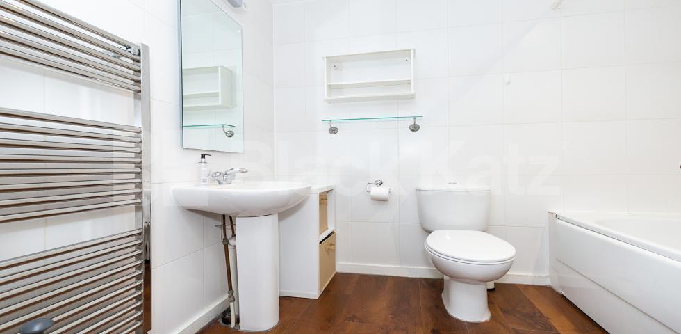 3 double bedrooms, modern kitchen & bathroom mins to UCL,SOAS & LSE Gower Street, Bloomsbury